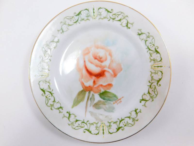 Lot of 3 Vintage Collectible Plates