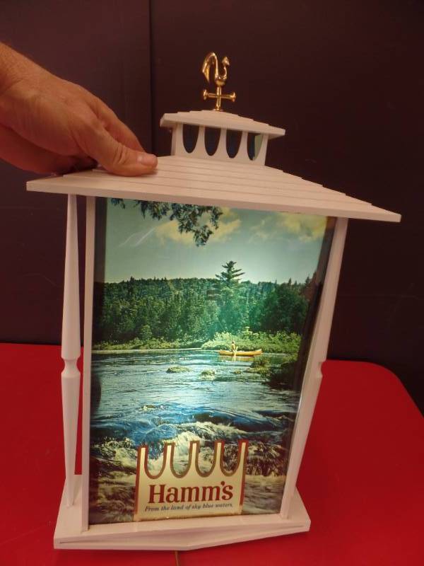 lot 205 image: Hamms Light Up Sign