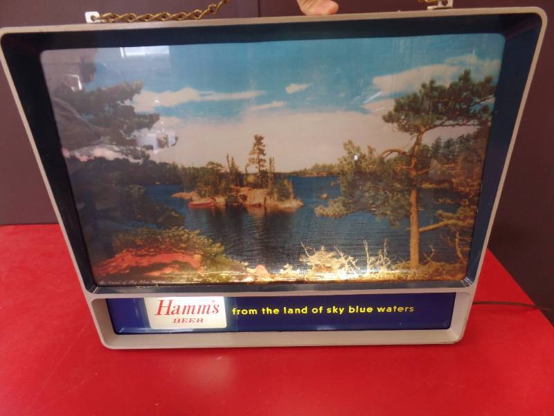 lot 207 image: Hanging Light Up Hamms Sign