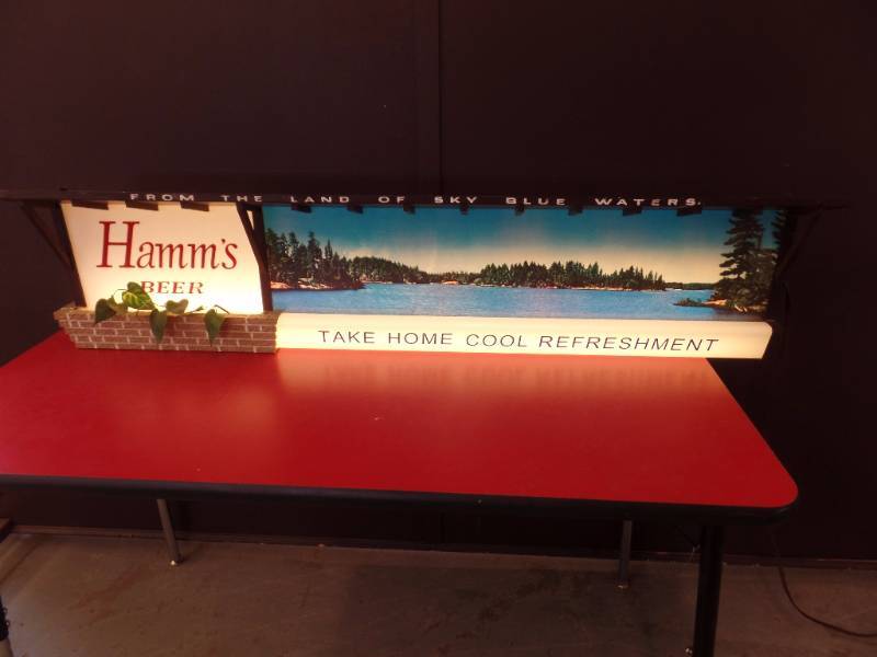 lot 201 image: HAMMS LIGHT UP SIGN
