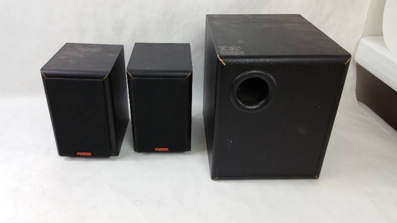 lot 78 image: Fostex SW1.1 2 Speakers and Sub
