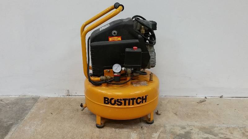 lot 84 image: Bostitch 2.5HP Air Compressor - 6 Gallon