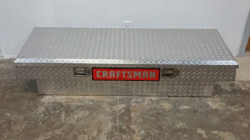 lot 90 image: Craftsman Truck Bed Tool Equipment & Storage Box