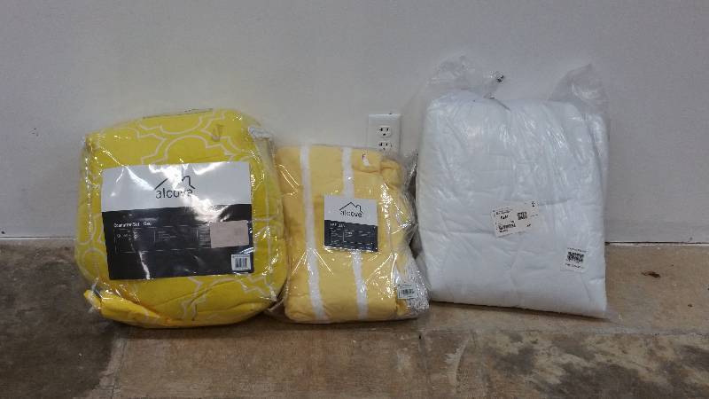 lot 109 image: Twin McLeland Mattress Pad & Twin Alcove Bedspread & Queen Alcove Geo Comforter Set