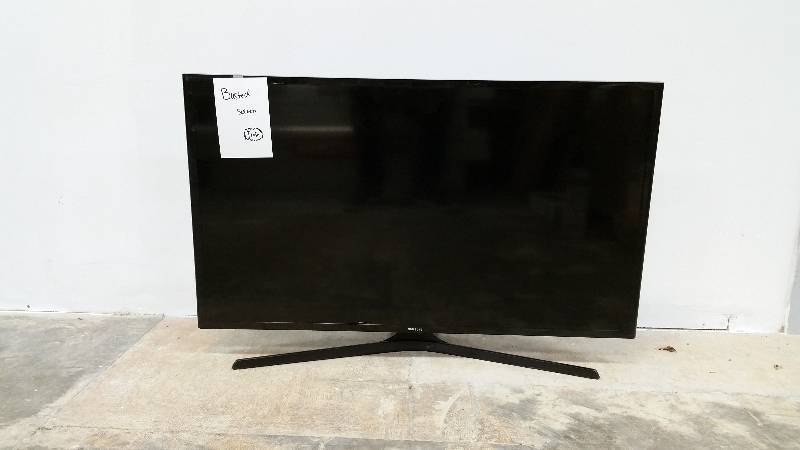 lot 116 image: Samsung 40 1080p Smart LED TV - FOR PARTS