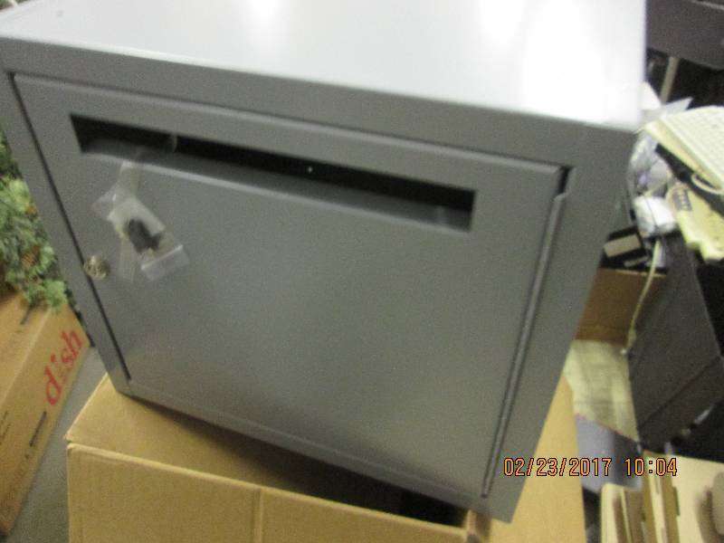 1 new lock box with key 20 wide x ...