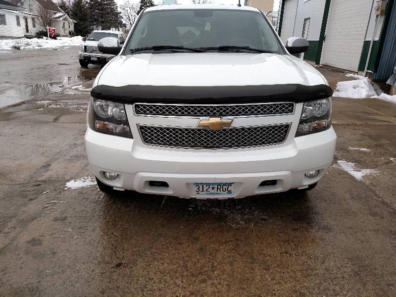 lot 5 image: 2008 Chevrolet Suburban LTZ, 5.3 Li...