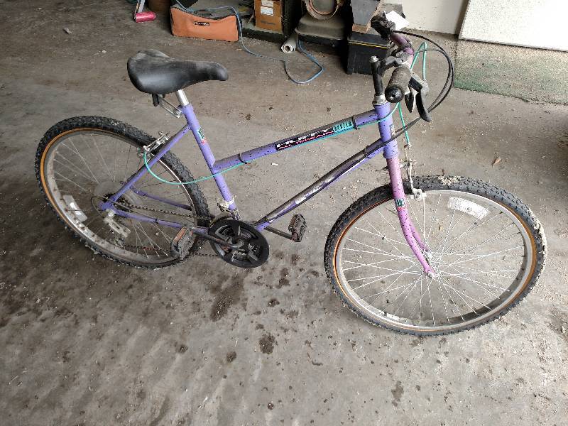 lot 54 image: Huffy Pro 26 Bicycle, 18 Speed...