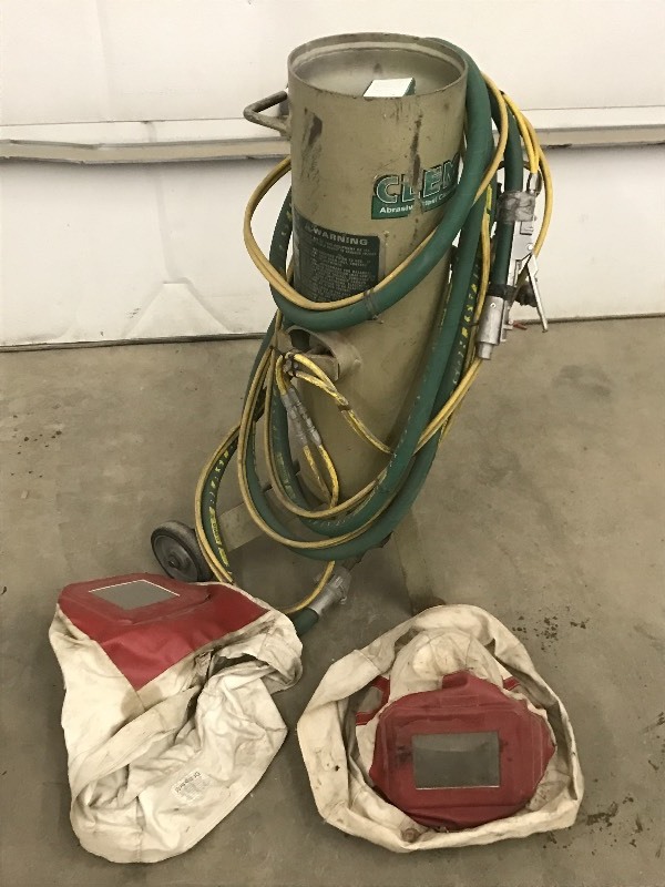 lot 8 image: Clemco Abrasive Blaster