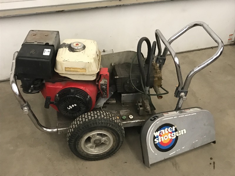 lot 9 image: Water Shotgun Pressure Washer