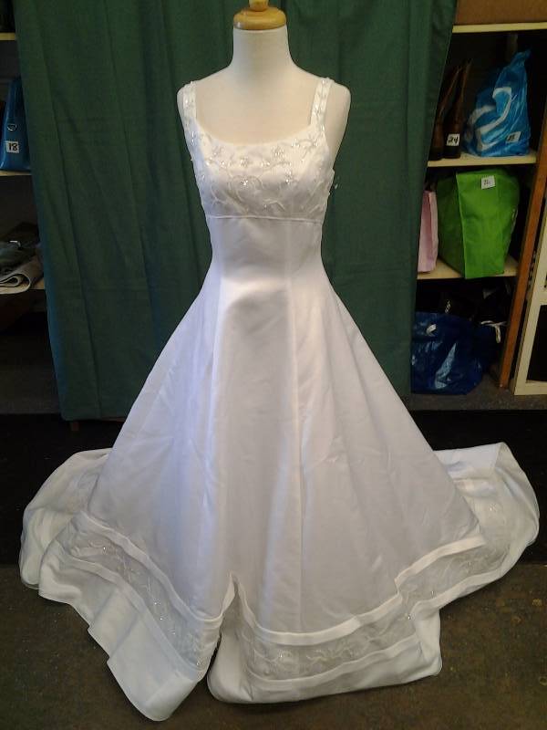 Oleg Cassini - White Pearl Sequin - Size 8