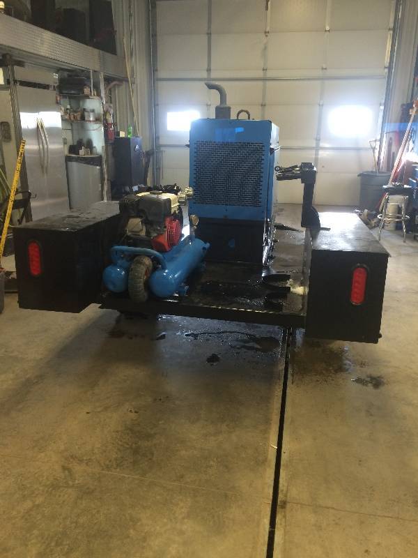 lot 1 image: Miller Welder And Trailer
