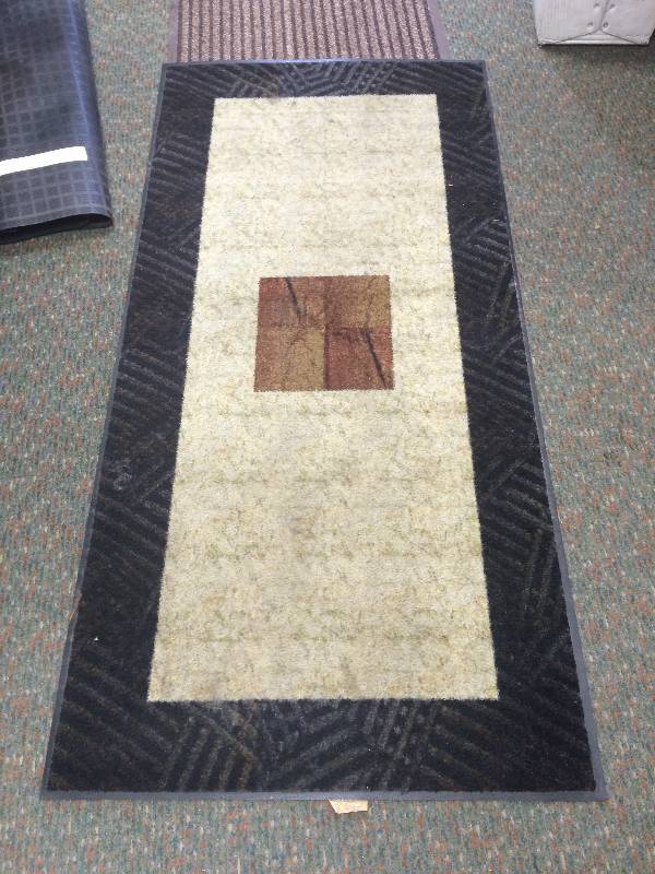 lot 2 image: Entry Door Mat