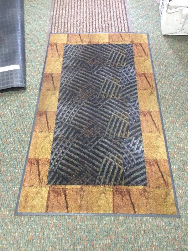 lot 5 image: Entry Door Mat