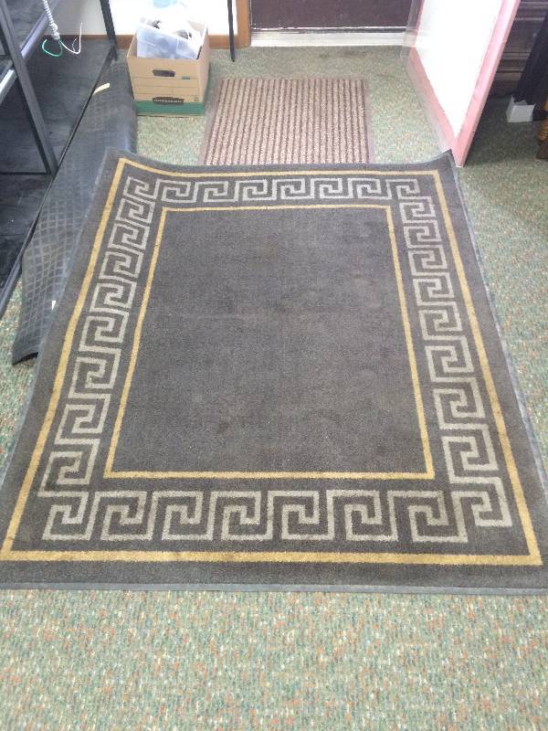 lot 8 image: Entry Door Mat