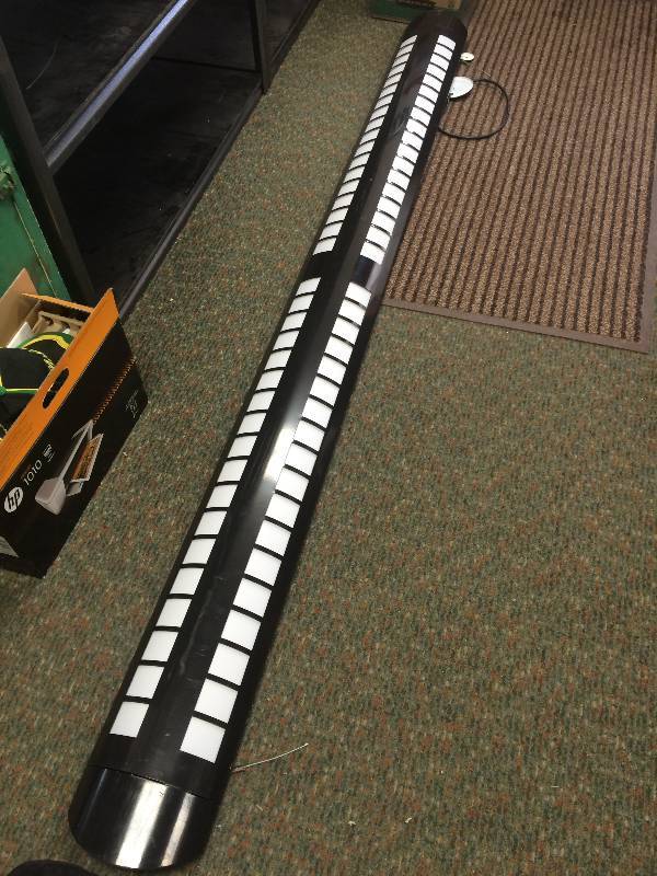 lot 13 image: Fluorescent Lighting