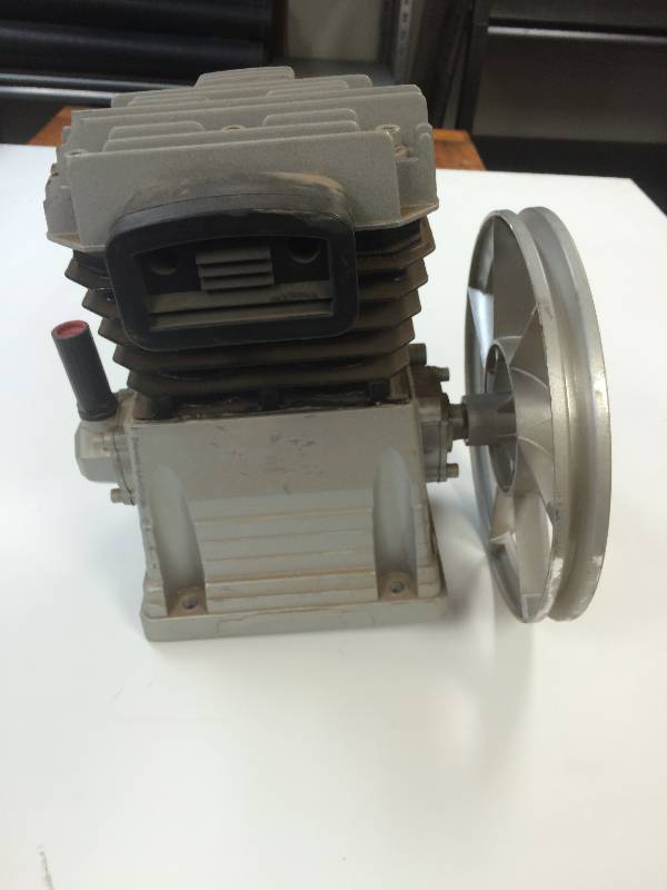 lot 18 image: Air Compressor Pump