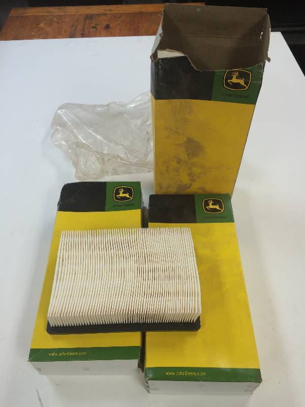 lot 27 image: John Deere Air Filters