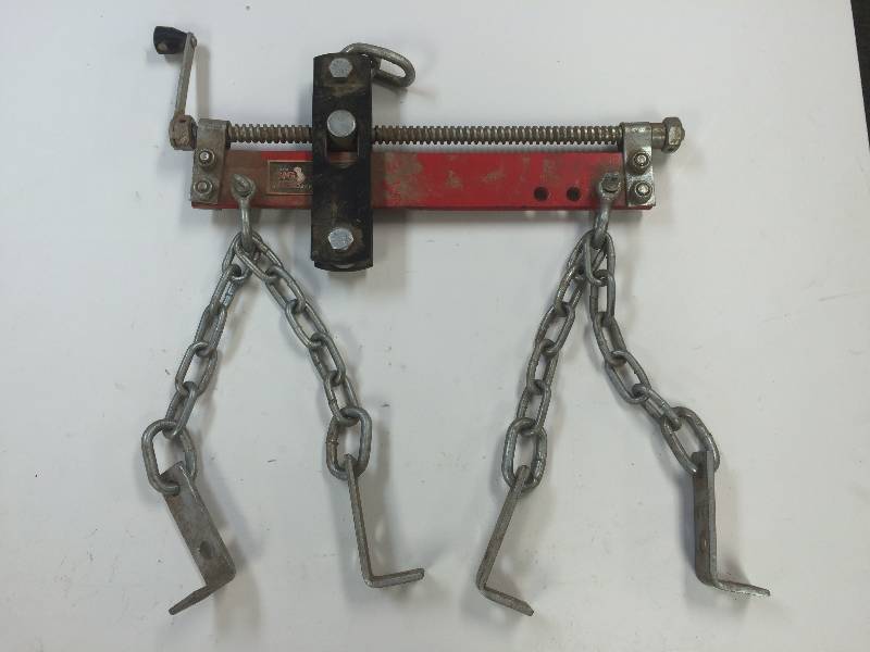 lot 29 image: Engine Leveler