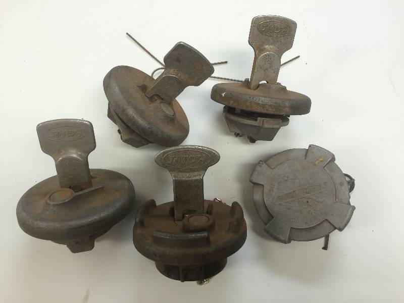 lot 40 image: Fuel Tank Caps
