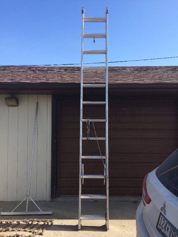 lot 47 image: 24 Extension Ladder