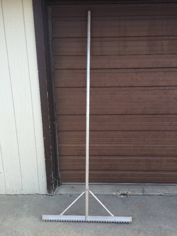 lot 48 image: Asphalt Rake