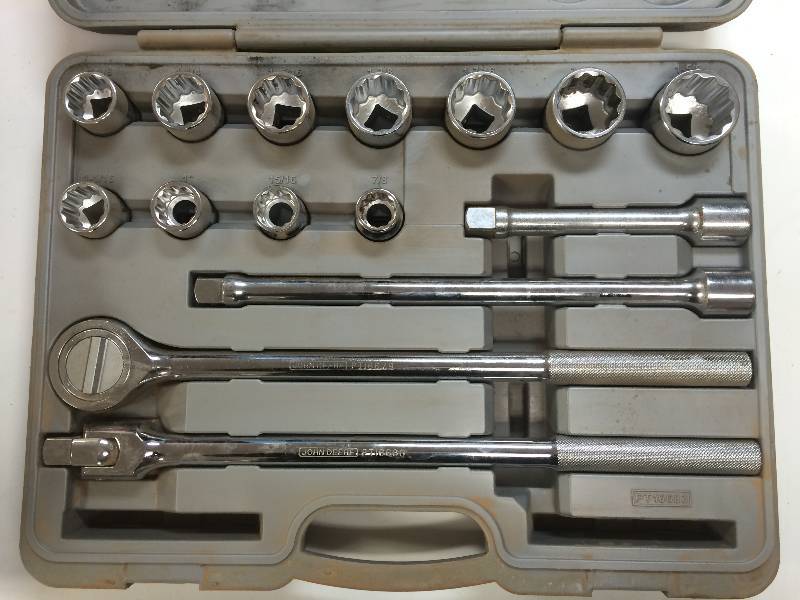 lot 58 image: John Deere 34 Drive Socket Set