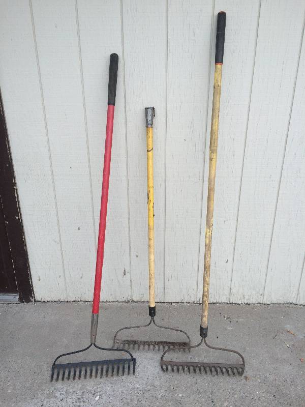 lot 82 image: Rakes