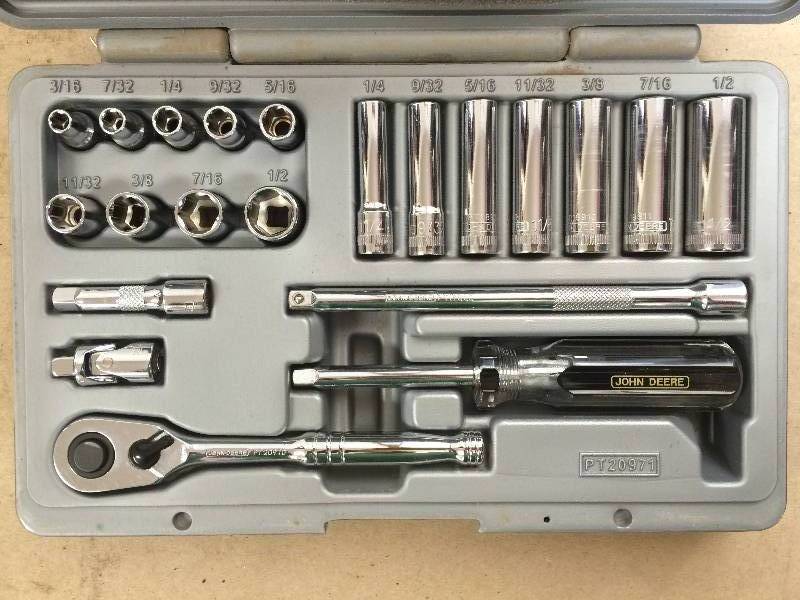 lot 55 image: 14 Drive John Deere Socket Set