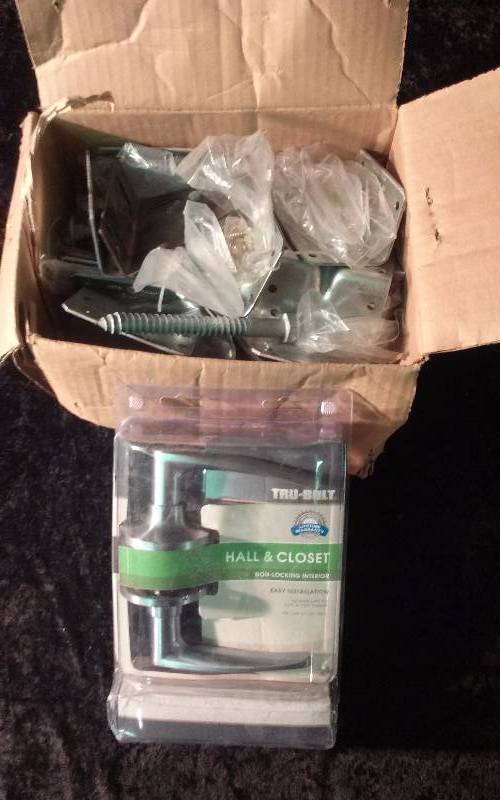 Lot - Door handle & Misc Brackets