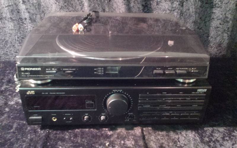 Pioneer Record Player & JVC Receiver wRemote works