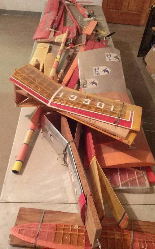 Lot - Vintage Large Motorized Planes