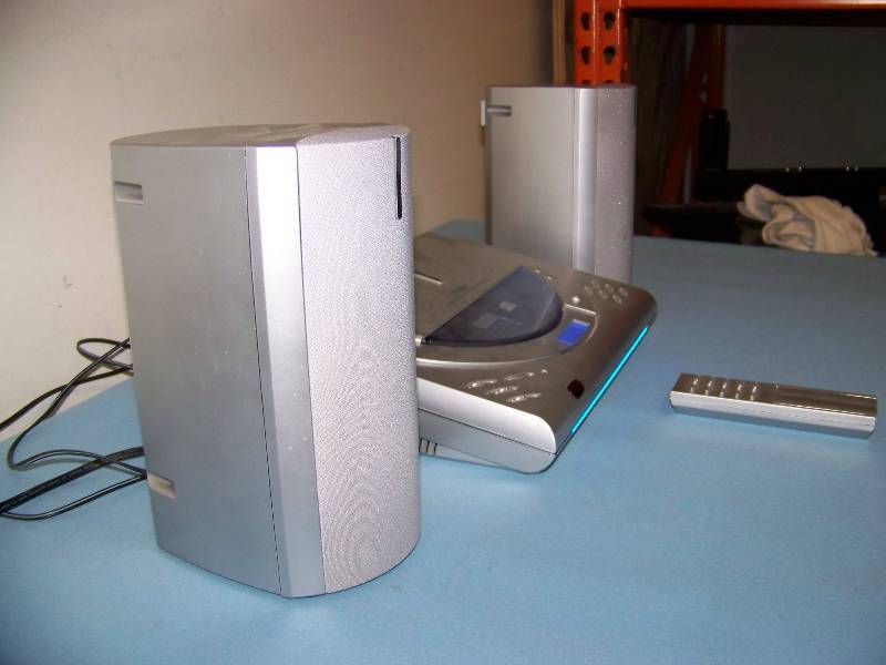 lot 11 image: Coby, Micro CD Player Stereo System with AMFM Tuner and Remote Control
