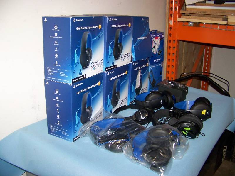 lot 67 image: (14) Sony, Playstation, Video Game  Gaming Headsets for PARTS  REPAIR