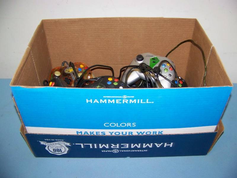 lot 48 image: (12 Full Box) Original XBox, Video Game  Gaming Controllers