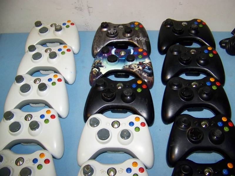 lot 46 image: (30) XBox 360, Video Game  Gaming Controllers