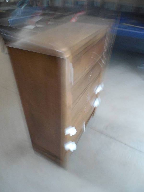 lot 16 image: Chest Of Drawers Dresser