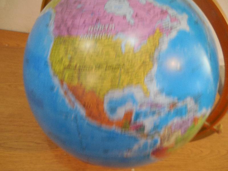 lot 28A image: Mtroiz International 320-gasw Sj Smart Globe With Apps And Led Constellations