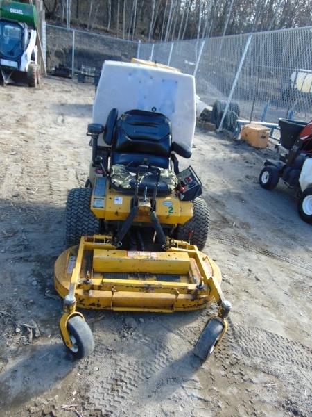 lot 11 image: Walker MFG Zero Turn Lawn Mower With Bagger