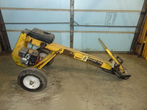 lot 17 image: Groundhog Earth Auger With 6 Bit