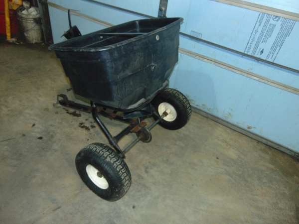 lot 21 image: Pull Behind Spreader