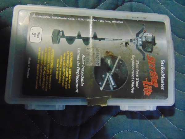 lot 38 image: 8 Strikemaster Replacement Blade