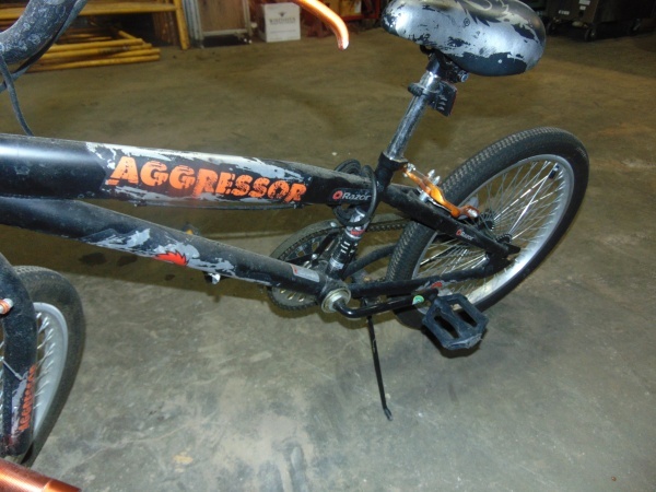 Razor aggressor best sale 20 bike