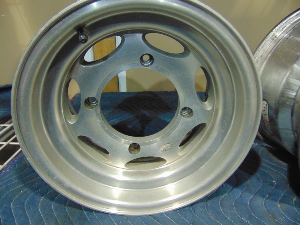 lot 84 image: ITP ATV Rims And Lug Nuts