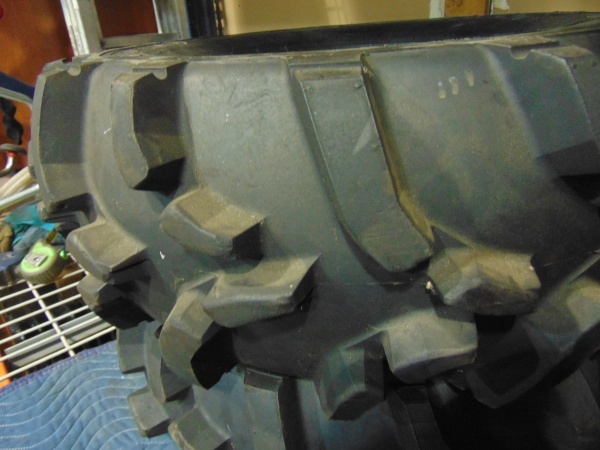 lot 86 image: Set of 4 ITP 589 MudSnow Tires
