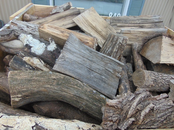 lot 99 image: Lot of Firewood