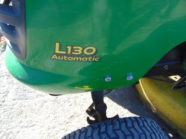 lot 107 image: John Deere L130 Automatic Lawn Mower