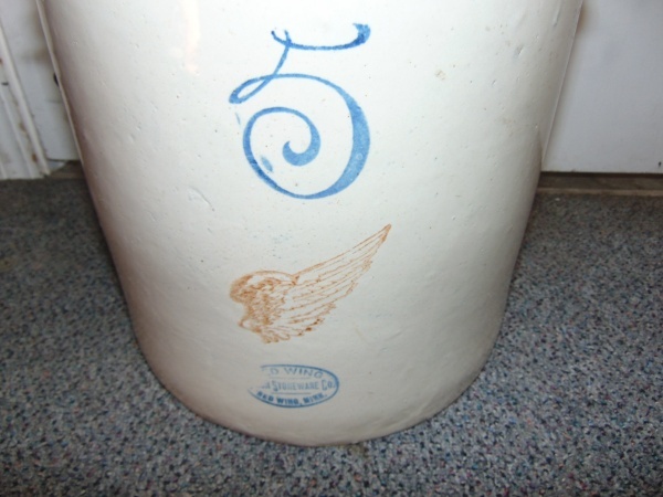 lot 88 image: Large Redwing Pot