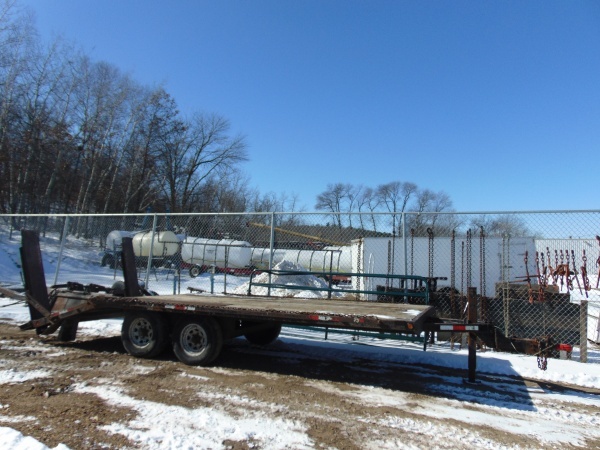 lot 2 image: 1999 Sands 18 Deck Over Trailer