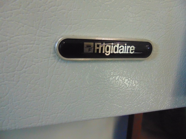 lot 116 image: Frigidaire RefrigeratorFreezer